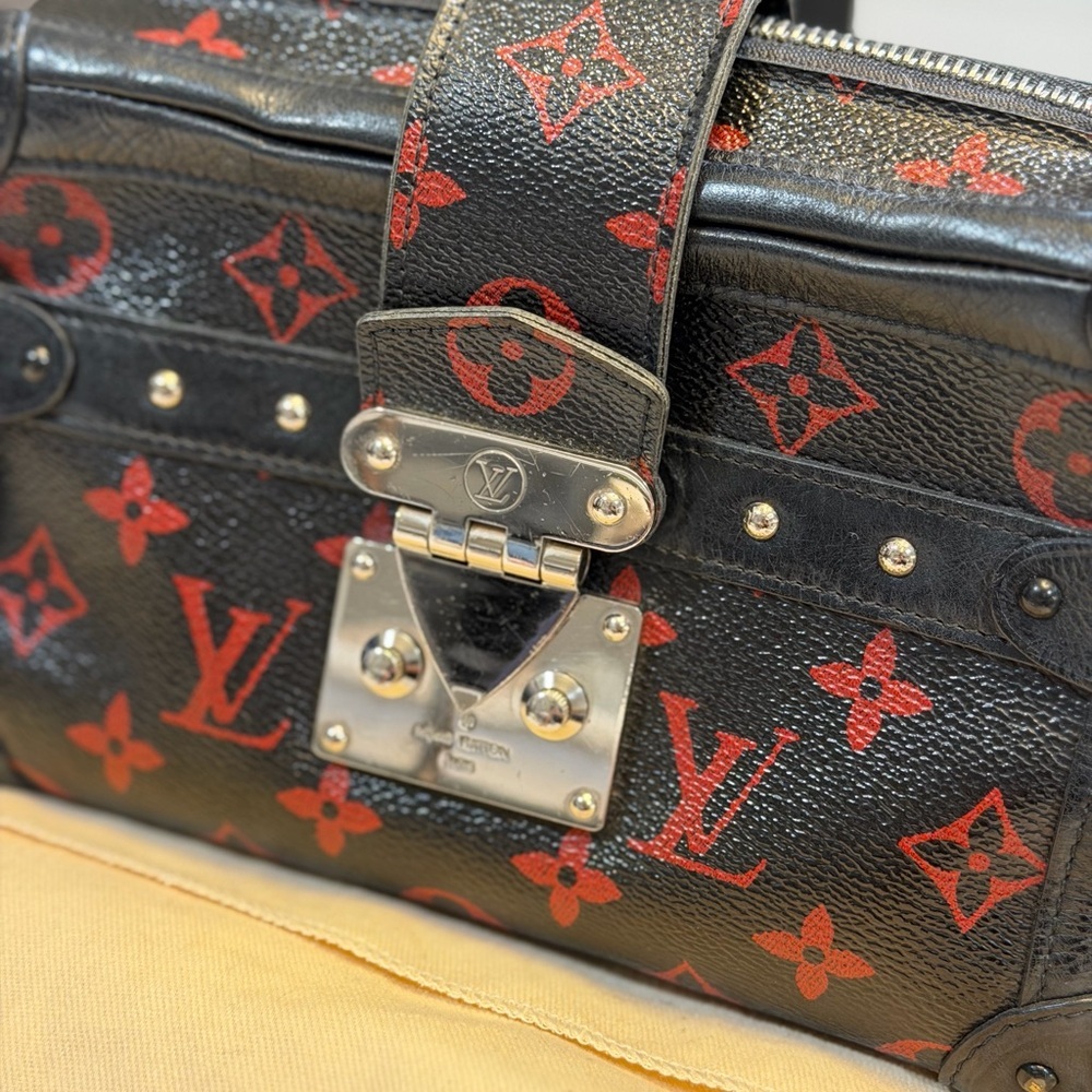 Petite Malle Soft Handbag Limited Edition Monogram Infrarouge MM trunk - Picture 5 of 14